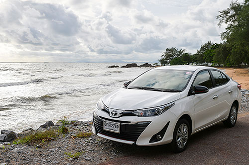 Side view of nissan Almera