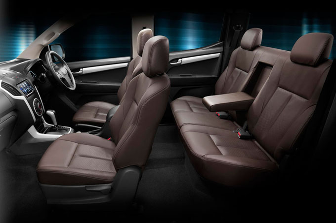 Trunk view of Nissan Almera